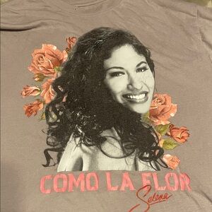Selena 'Como La Flor' Short Sleeve Graphic Tee - Dusty Taupe